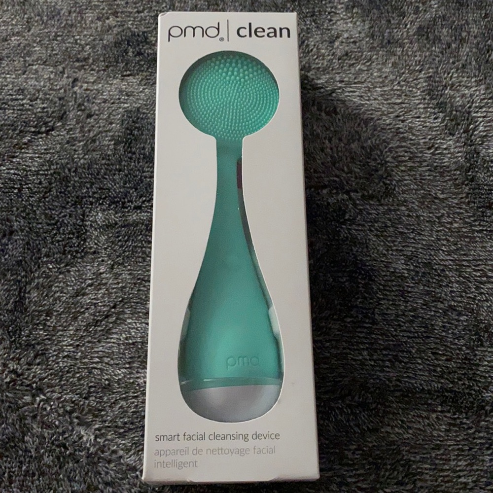 Facial device